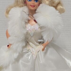 Barbie Happy Holidays @ToyBros